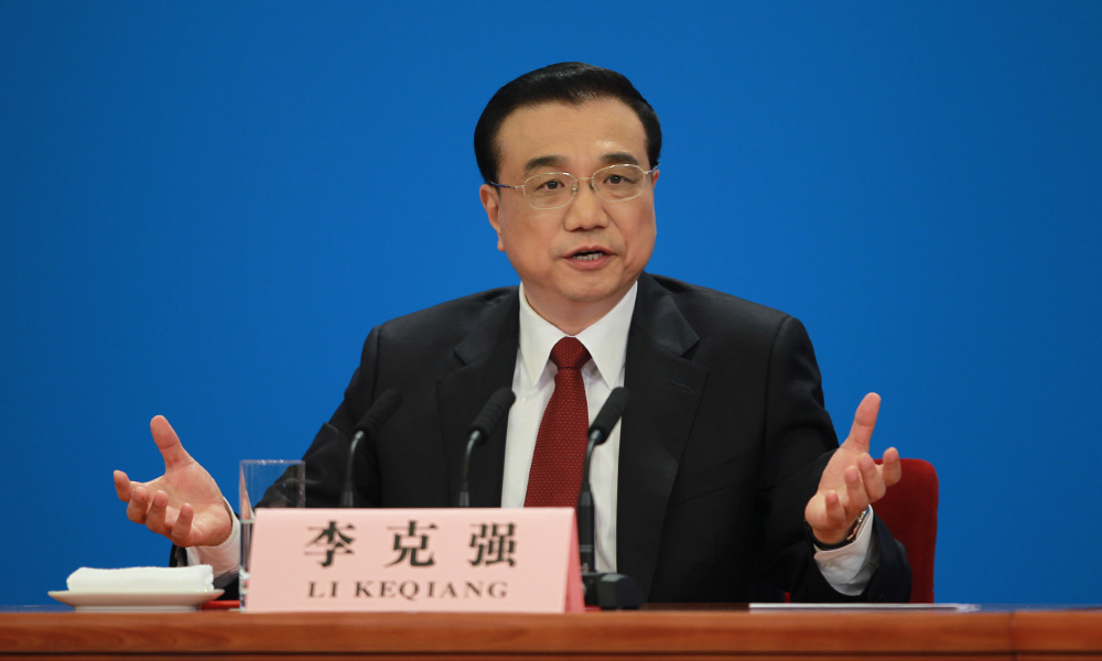 李克強：實施更大規(guī)模減稅降費